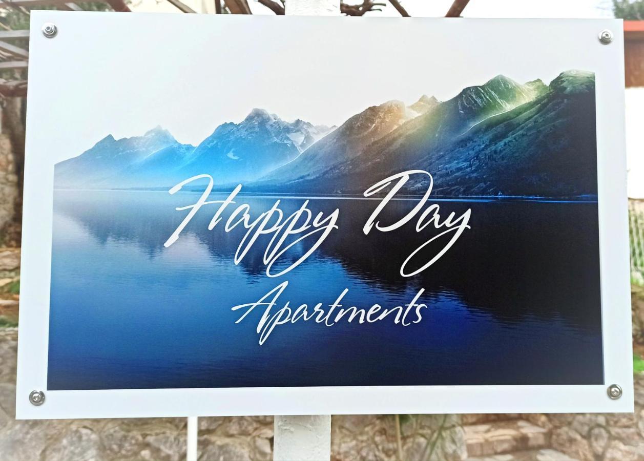 Apartments Happy Day Karlobag Esterno foto